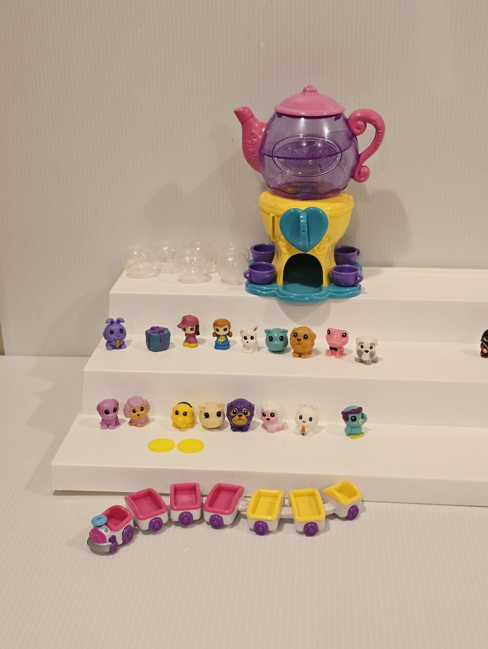 Squinkies Tea Time Surprise and Small Aboard Train Car Set